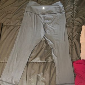 Lululemon size 6